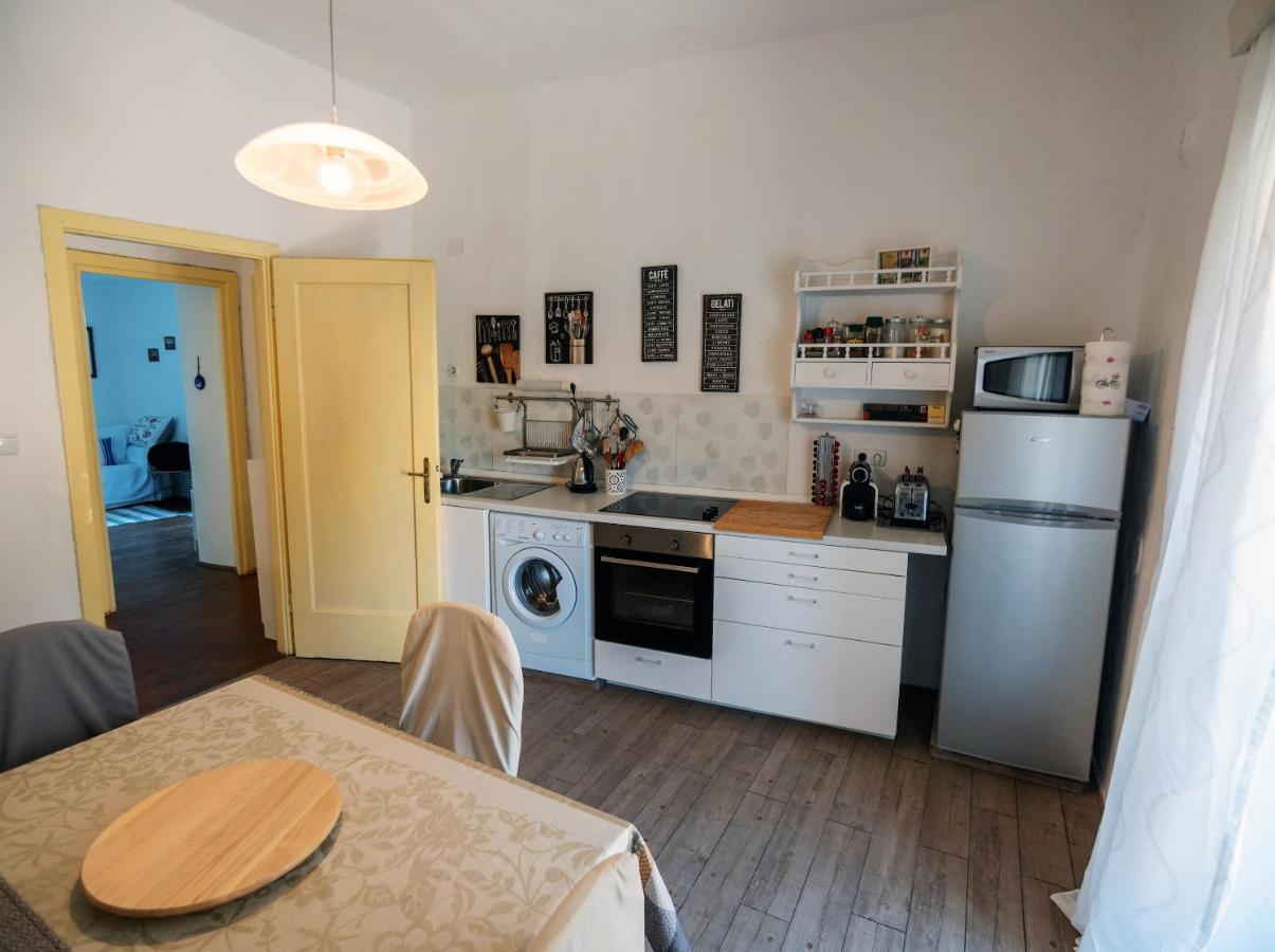 Apartment Julietta Rab Town Bagian luar foto