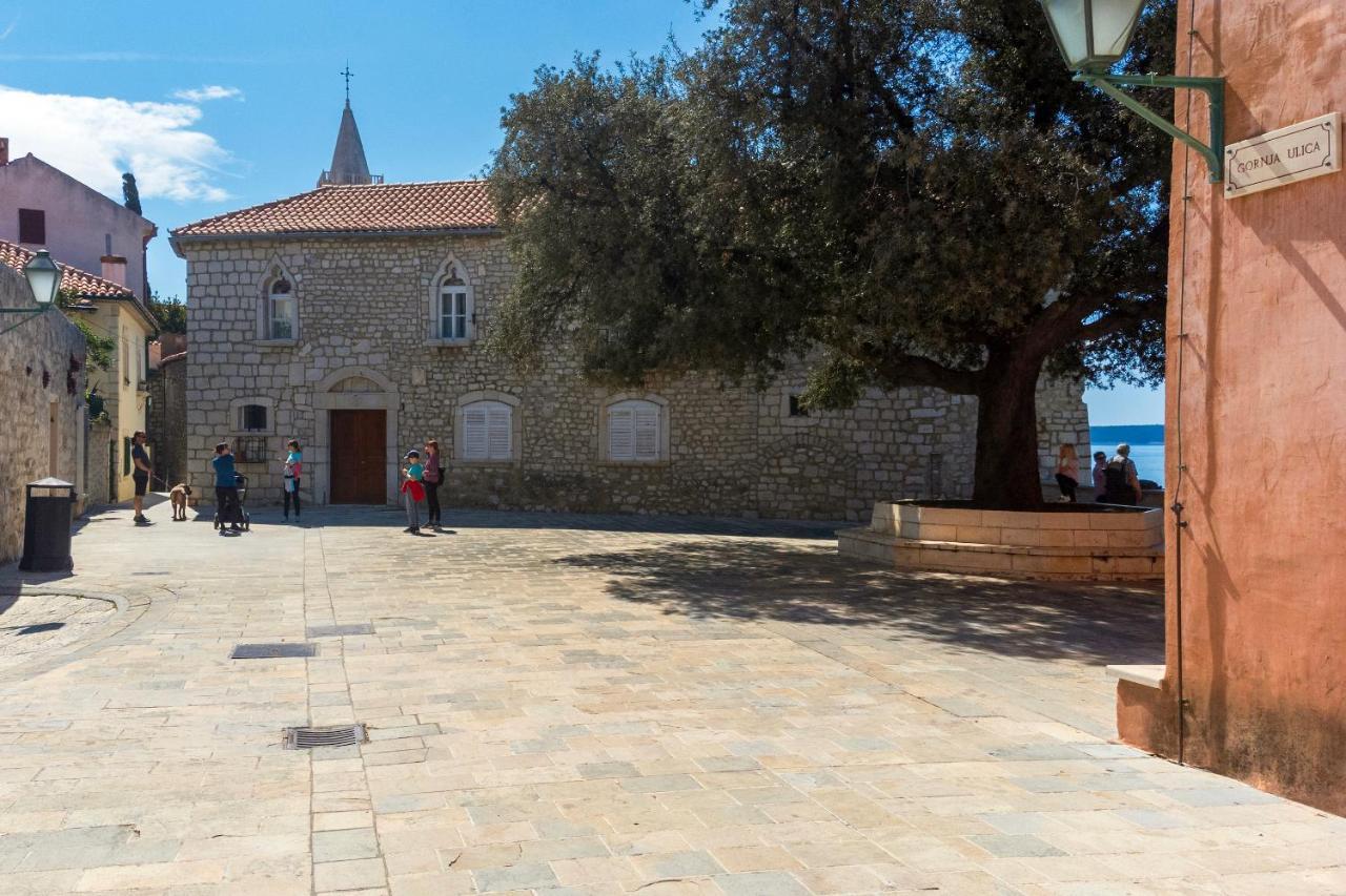 Apartment Julietta Rab Town Bagian luar foto