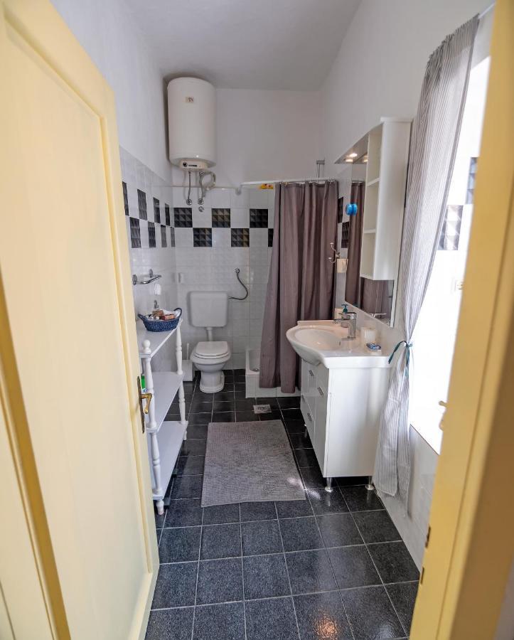 Apartment Julietta Rab Town Bagian luar foto
